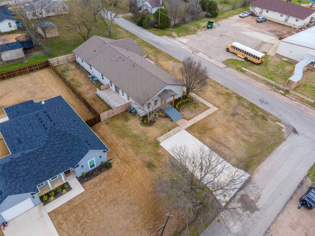 206 S Beach Street, Venus, TX 76084