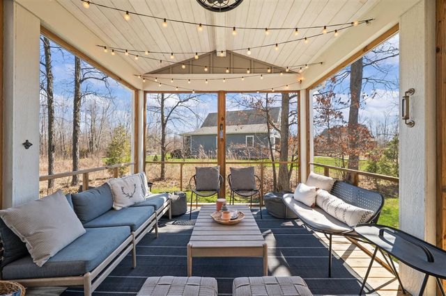 5553 Hidden Pond Lane, Sawyer, MI 49125