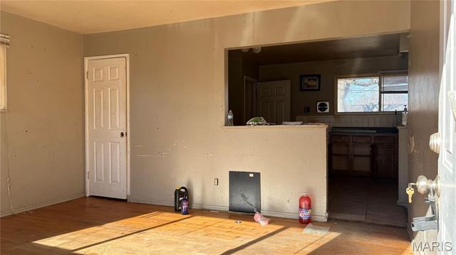 1231 Reale Avenue, St Louis, MO 63138