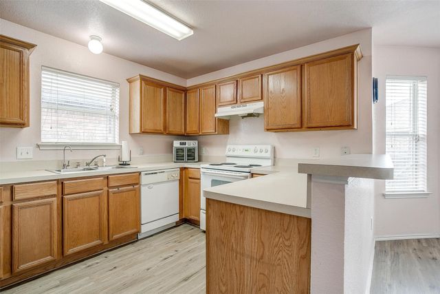 953 Mesa Vista Drive, Crowley, TX 76036