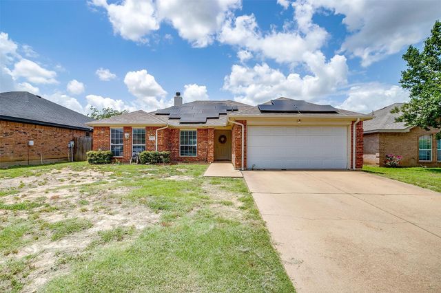 953 Mesa Vista Drive, Crowley, TX 76036
