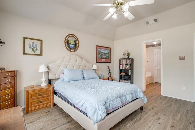 953 Mesa Vista Drive, Crowley, TX 76036