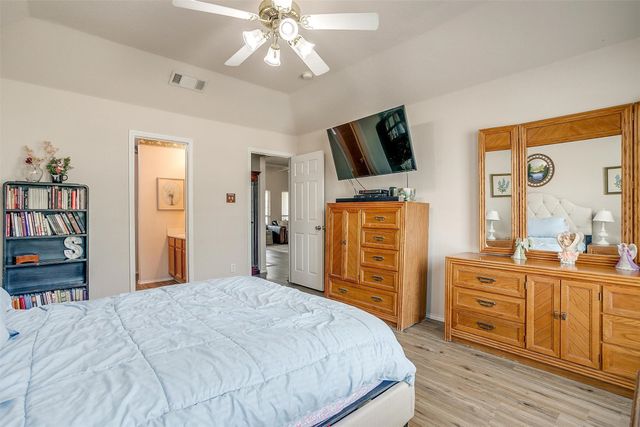 953 Mesa Vista Drive, Crowley, TX 76036