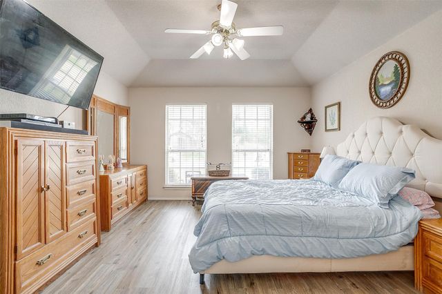 953 Mesa Vista Drive, Crowley, TX 76036