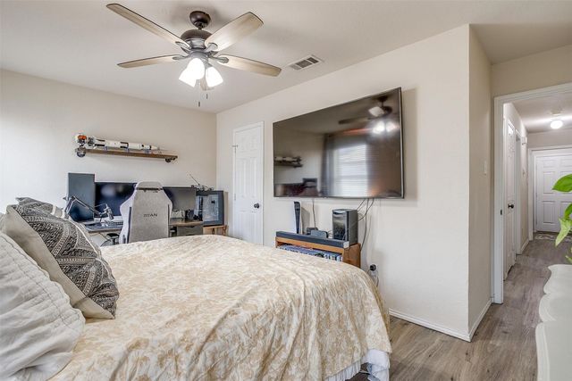 953 Mesa Vista Drive, Crowley, TX 76036