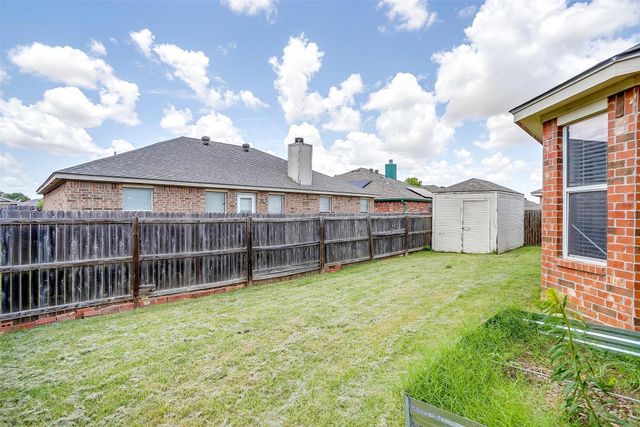 953 Mesa Vista Drive, Crowley, TX 76036