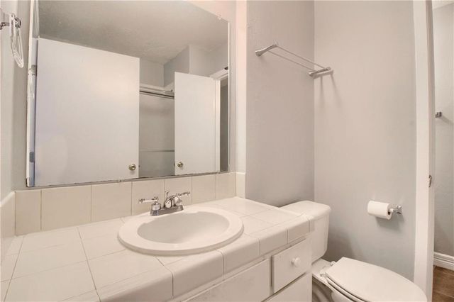 2122 Hancock DR 105, Austin, TX 78756