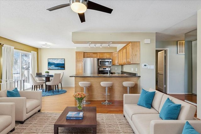 1142 Inverrary Lane D-86, Deerfield, IL 60015