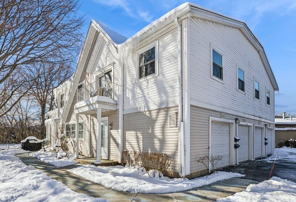 1142 Inverrary Lane D-86, Deerfield, IL 60015