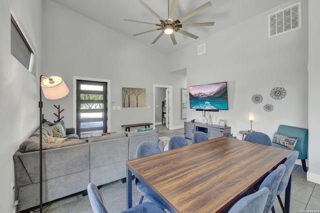 1630 Canyon Edge, Canyon Lake, TX 78133
