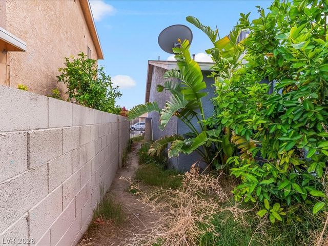 6648 Gazelle Drive, Las Vegas, NV 89108