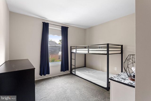 1078 HARBOUR DR, Palmyra, NJ 08065