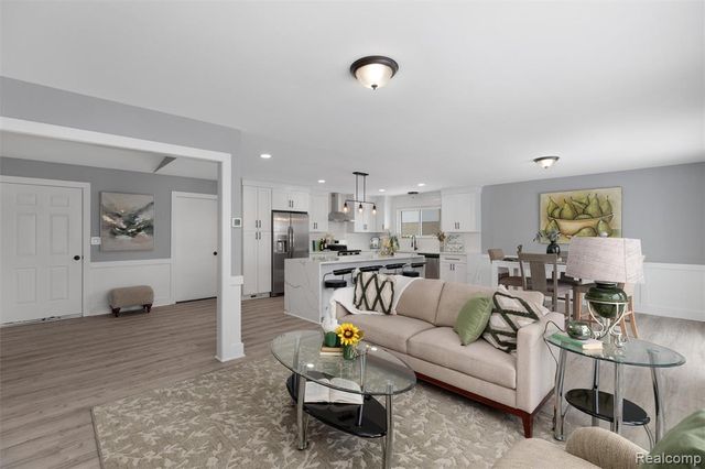 39122 Roland Drive, Sterling Heights, MI 48310