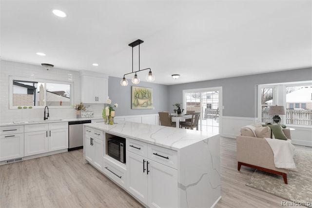 39122 Roland Drive, Sterling Heights, MI 48310