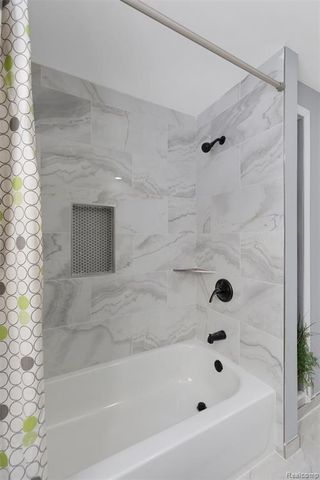 39122 Roland Drive, Sterling Heights, MI 48310