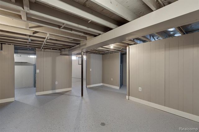 39122 Roland Drive, Sterling Heights, MI 48310