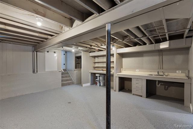 39122 Roland Drive, Sterling Heights, MI 48310