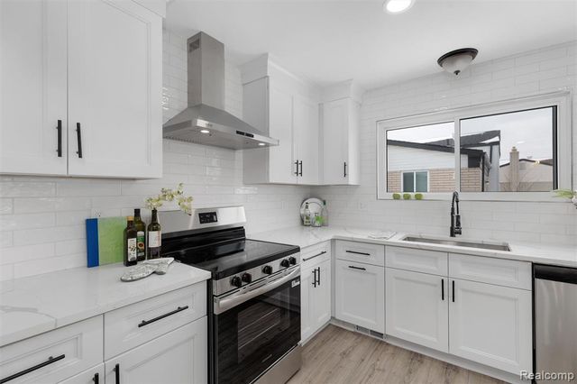 39122 Roland Drive, Sterling Heights, MI 48310