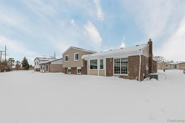 39122 Roland Drive, Sterling Heights, MI 48310