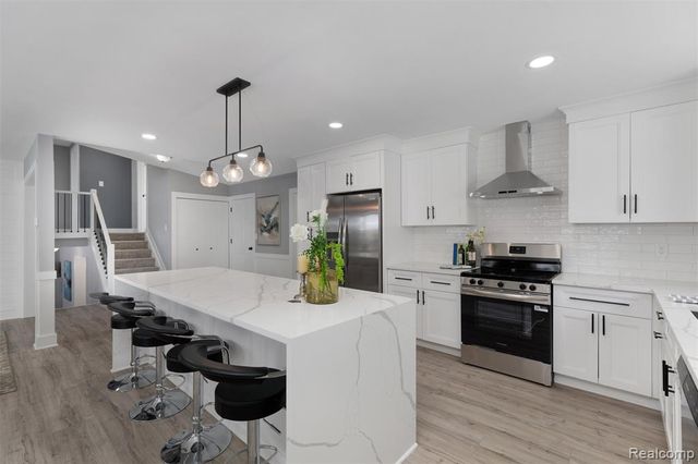 39122 Roland Drive, Sterling Heights, MI 48310