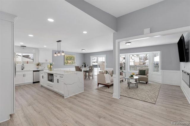 39122 Roland Drive, Sterling Heights, MI 48310