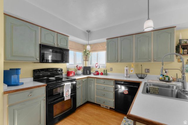 5339 WEST LEGACY HILL DR, West Jordan, UT 84081