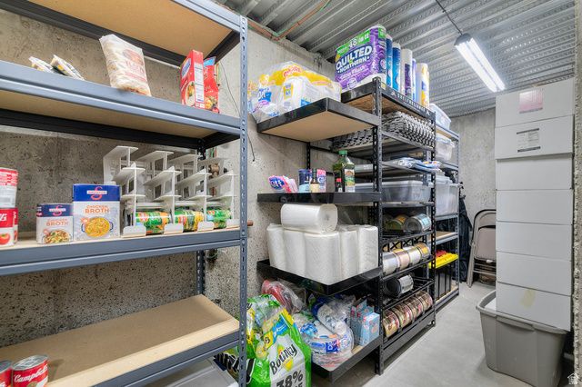 5339 WEST LEGACY HILL DR, West Jordan, UT 84081