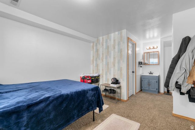 5339 WEST LEGACY HILL DR, West Jordan, UT 84081