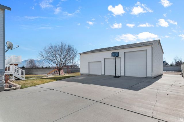 5339 WEST LEGACY HILL DR, West Jordan, UT 84081