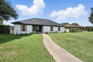 7021 Thornwood Drive, Dallas, TX 75227