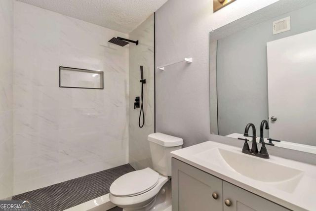 1502 Huntingdon chase, Atlanta, GA 30350