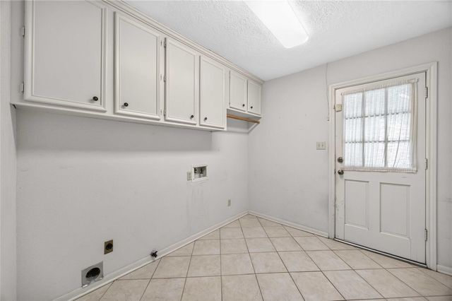 6302 Meadowtrace Drive, Spring, TX 77389