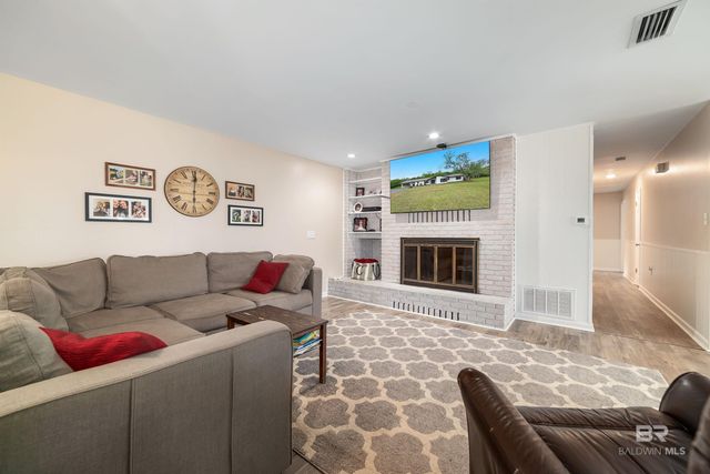 1410 S Juniper Street, Foley, AL 36535