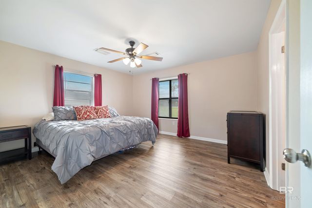 1410 S Juniper Street, Foley, AL 36535