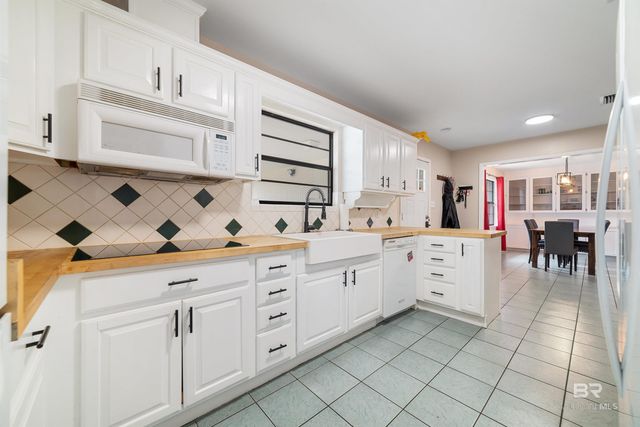 1410 S Juniper Street, Foley, AL 36535