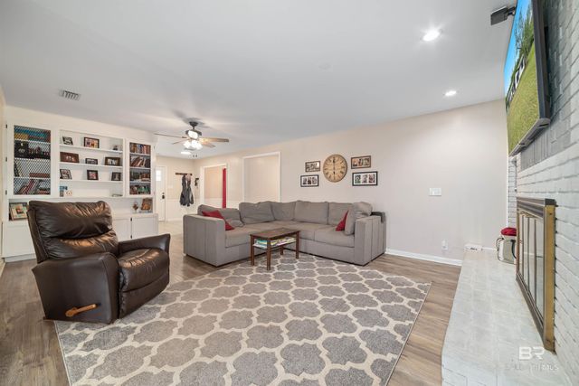 1410 S Juniper Street, Foley, AL 36535