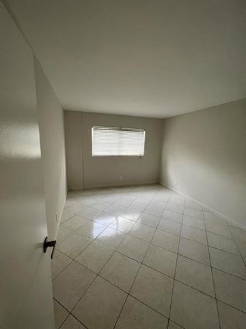 540 SE 2nd Avenue, Deerfield Beach, FL 33441
