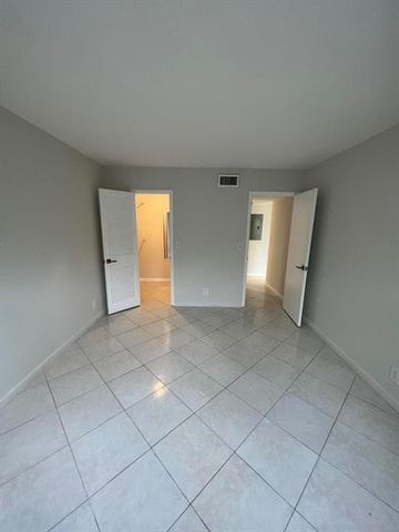 540 SE 2nd Avenue, Deerfield Beach, FL 33441