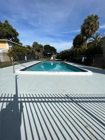 540 SE 2nd Avenue, Deerfield Beach, FL 33441