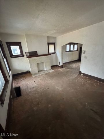 9805 Empire Avenue, East Cleveland, OH 44108