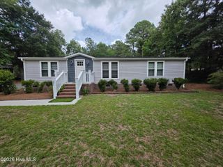 295 Groves Point Circle, Hampstead, NC 28443