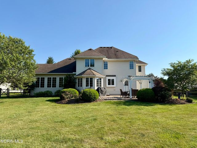 1470 Southridge Drive, Waterville, OH 43566