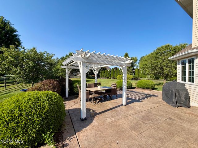 1470 Southridge Drive, Waterville, OH 43566