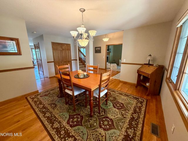 1470 Southridge Drive, Waterville, OH 43566