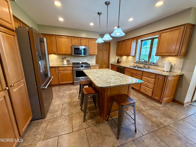 1470 Southridge Drive, Waterville, OH 43566