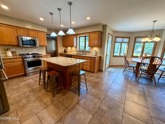 1470 Southridge Drive, Waterville, OH 43566