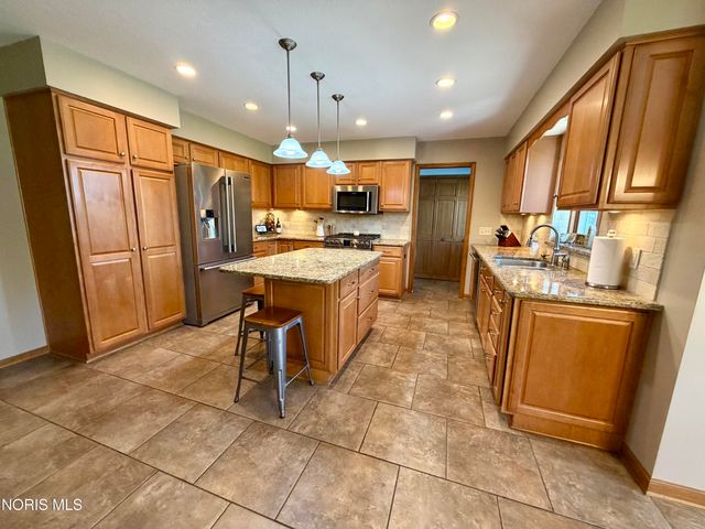 1470 Southridge Drive, Waterville, OH 43566