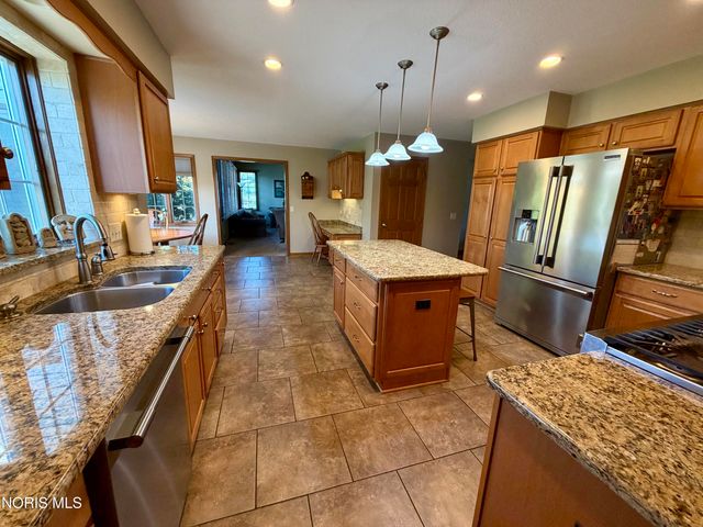1470 Southridge Drive, Waterville, OH 43566