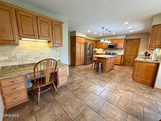 1470 Southridge Drive, Waterville, OH 43566