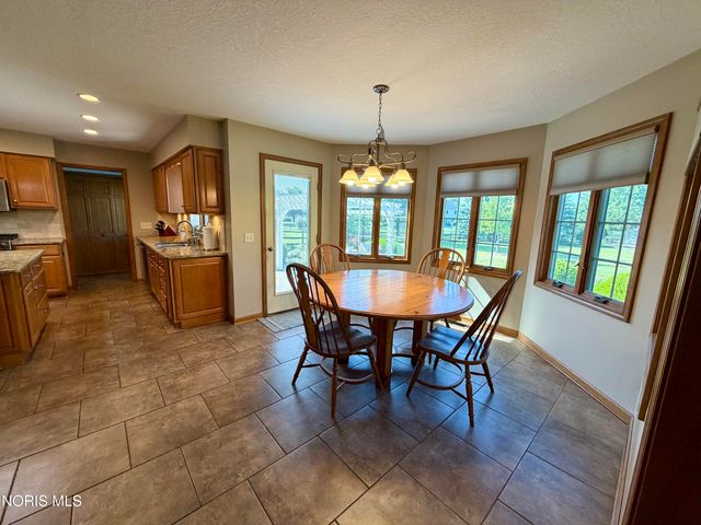 1470 Southridge Drive, Waterville, OH 43566